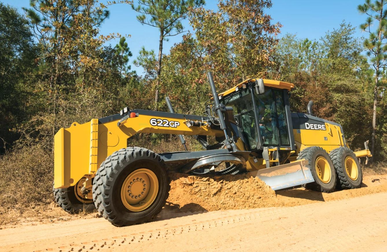 Начало продаж строительной техники John Deere